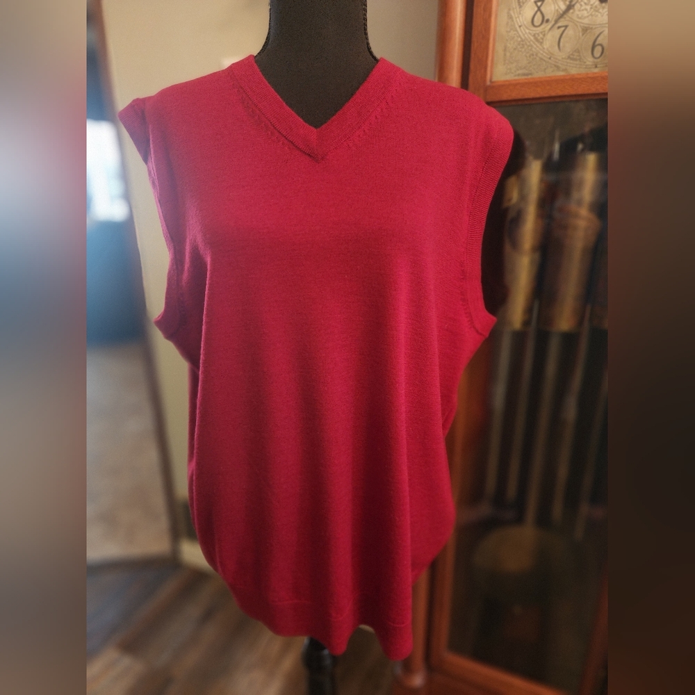 Turnbury Red Sleeveless V-Neck Wool Sweater, size large